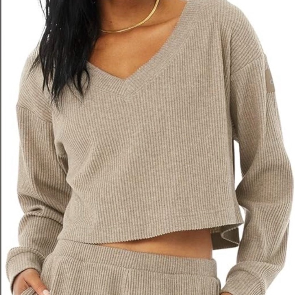 ALO Yoga Tan Muse V Neck Pullover Beige